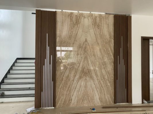Đá marble vân gỗ chéo ốp vách tivi