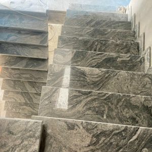Đá granite viscount white ốp lát cầu thang
